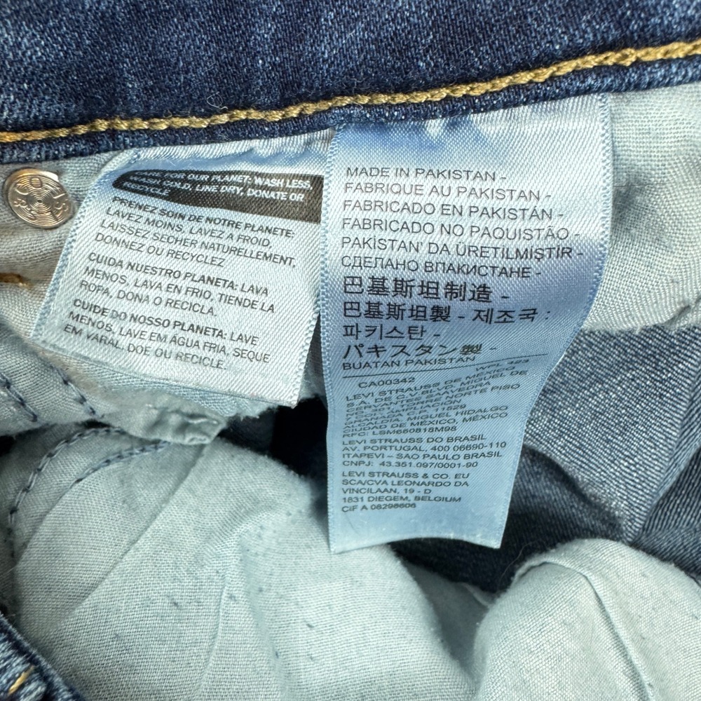Levis Womens Classic Straight Leg Jeans Dark Wash Blue Denim Size 12 - Picture 9 of 10